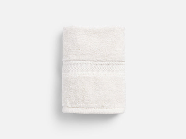 https://www.redlandcotton.com/cdn/shop/files/Leighton-Washcloth-Natural_3430-web_600x.jpg?v=1702585225